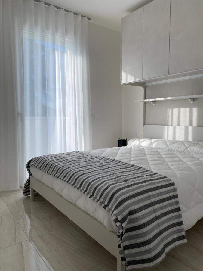 Agua Apartment With Beach Included Lido di Jesolo Exterior photo